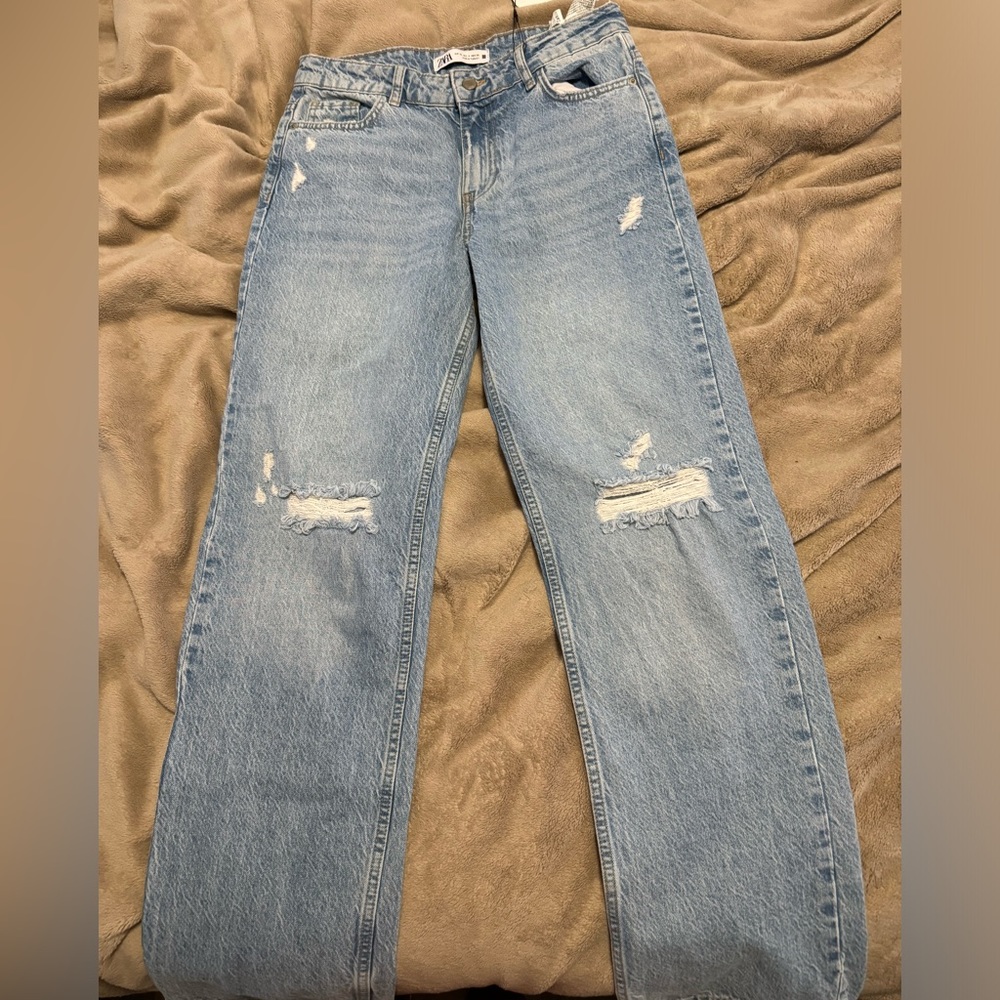 ZARA MID-RISE JEANS